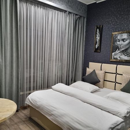 Day Inn Hotel Yerevan Exterior foto