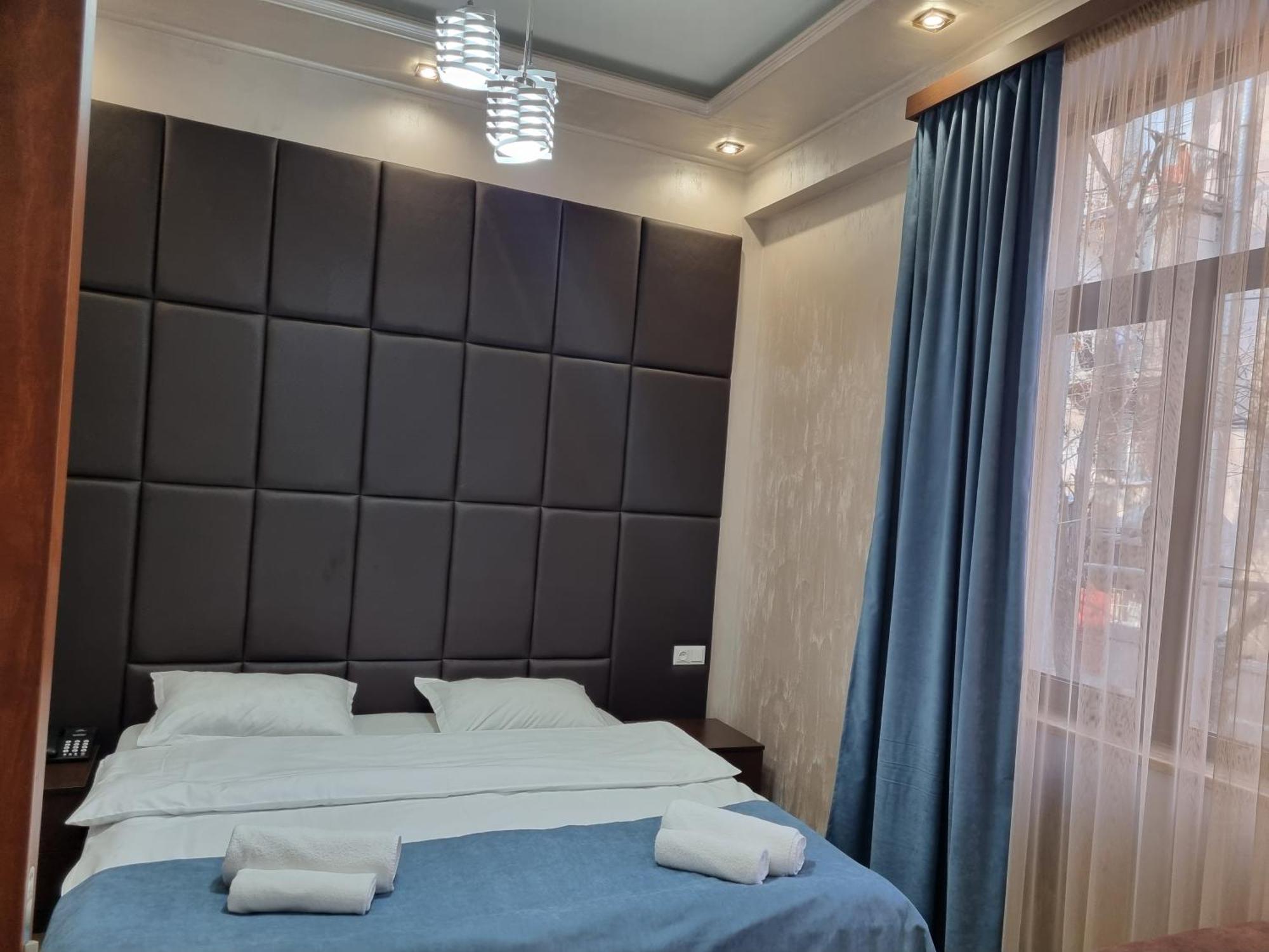 Day Inn Hotel Yerevan Exterior foto
