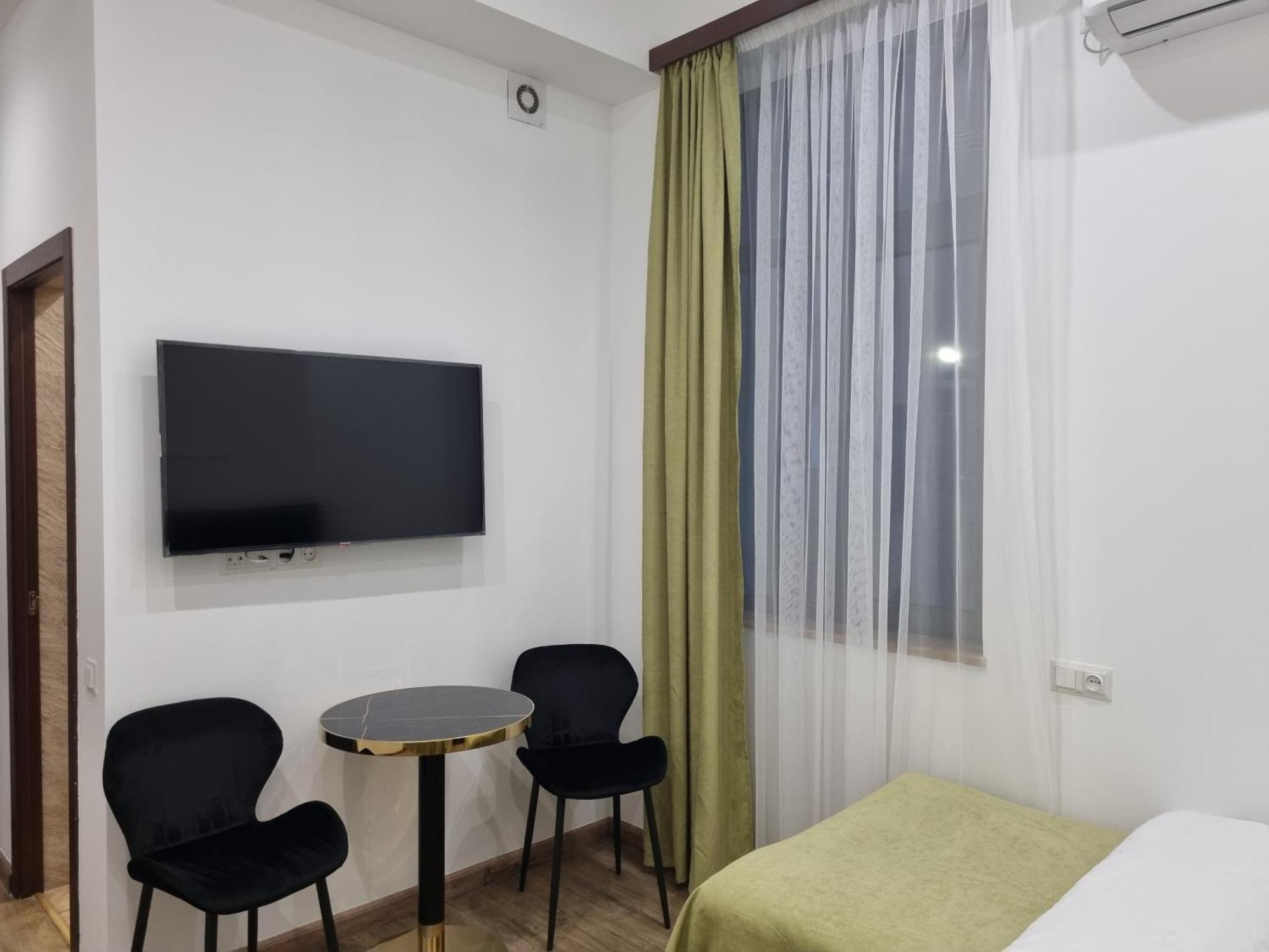 Day Inn Hotel Yerevan Exterior foto