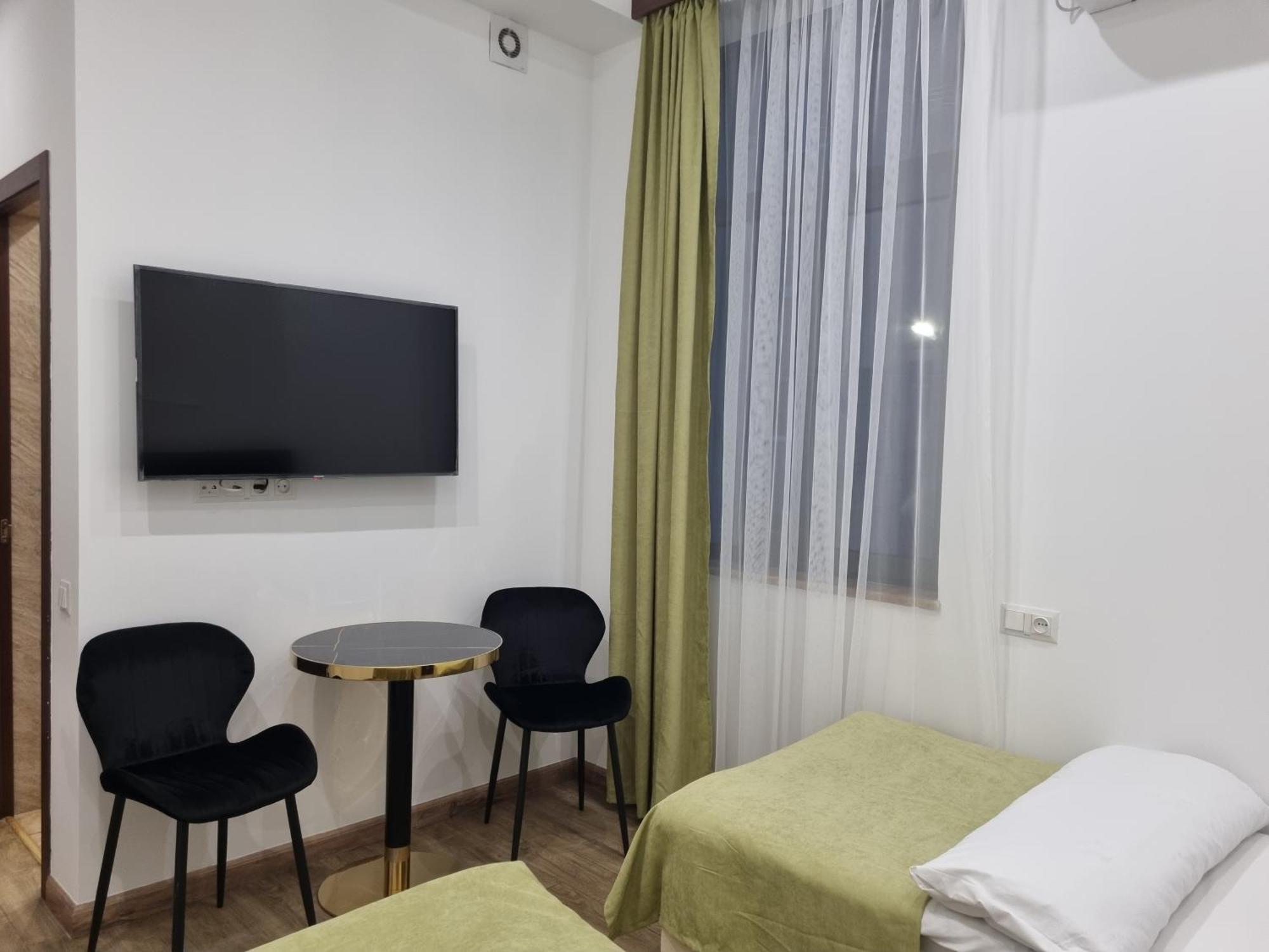 Day Inn Hotel Yerevan Exterior foto